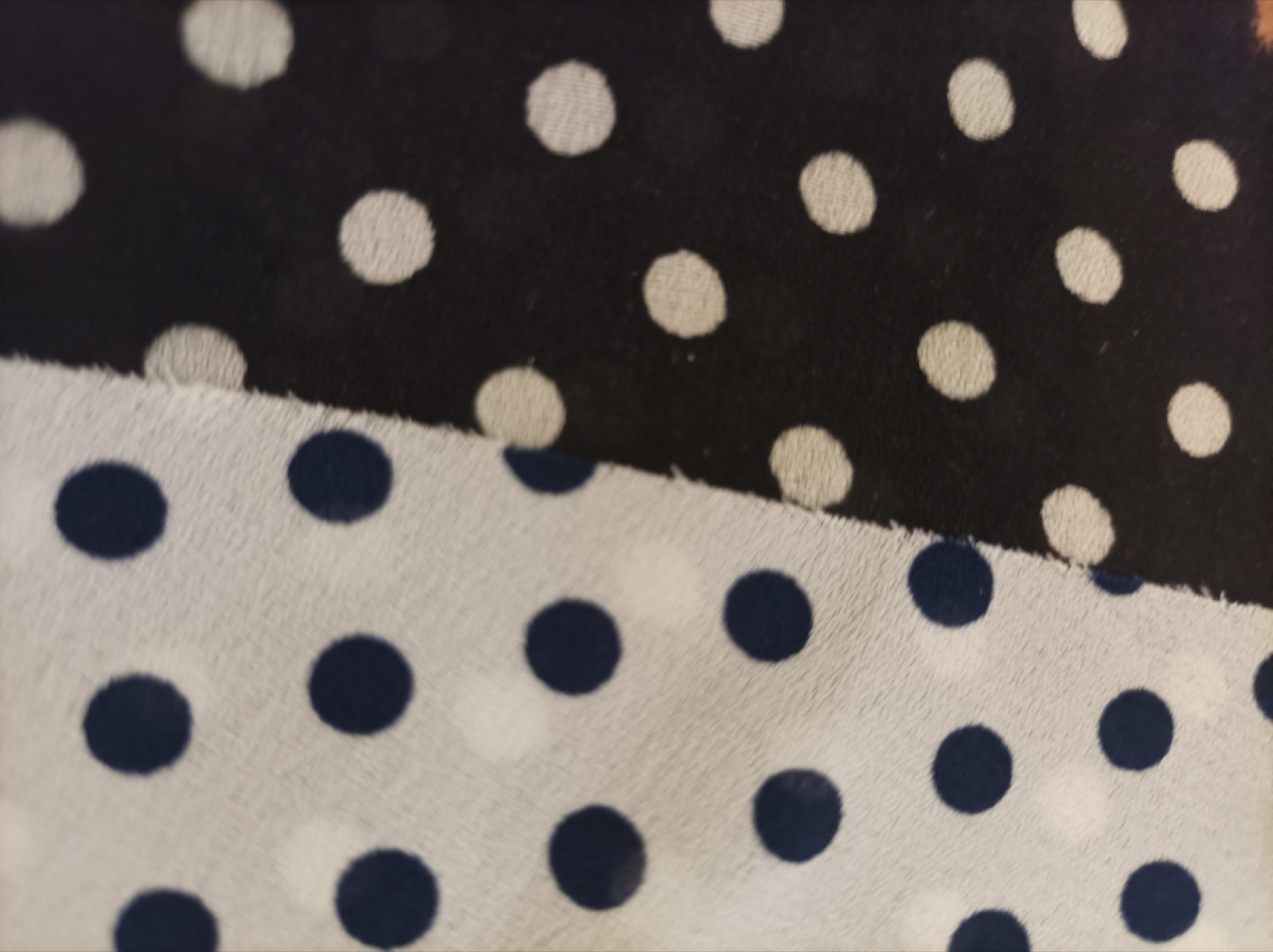 tissu crêpe georgette à pois