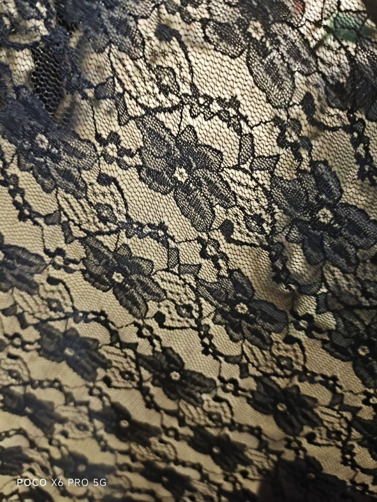 tissu dentelle marguerite marine
