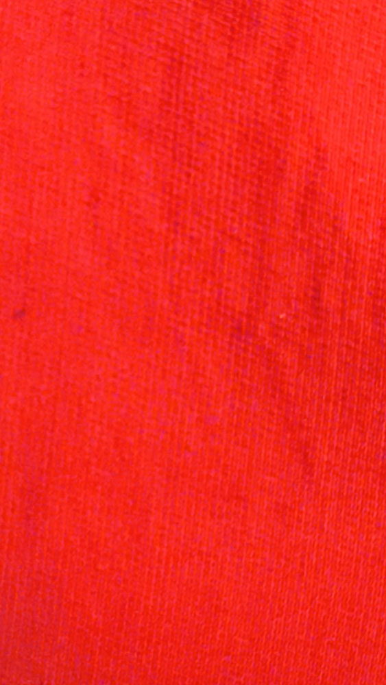 tissu satin de viscose rouge vif