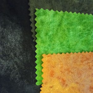 Panne de Velours : Le Tissu Brillant et Extensible pour vos Créations