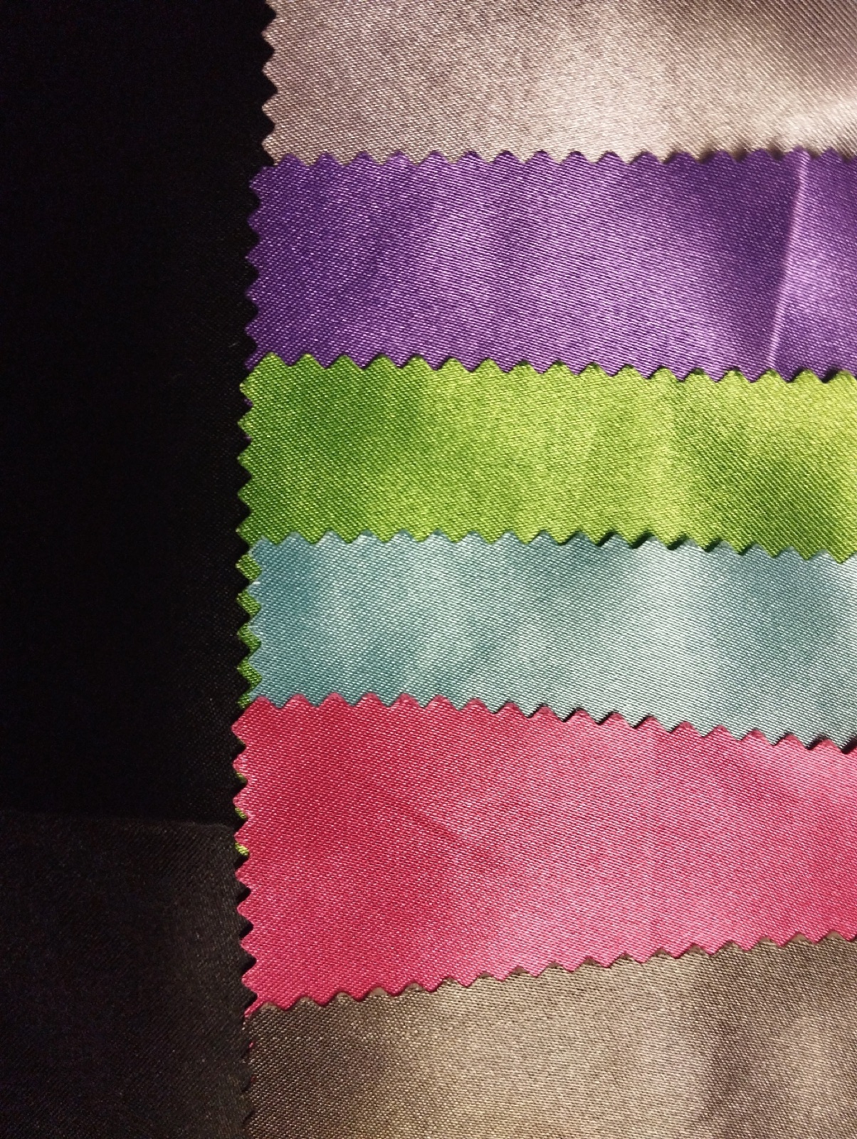 Tissu satin polyester lourd