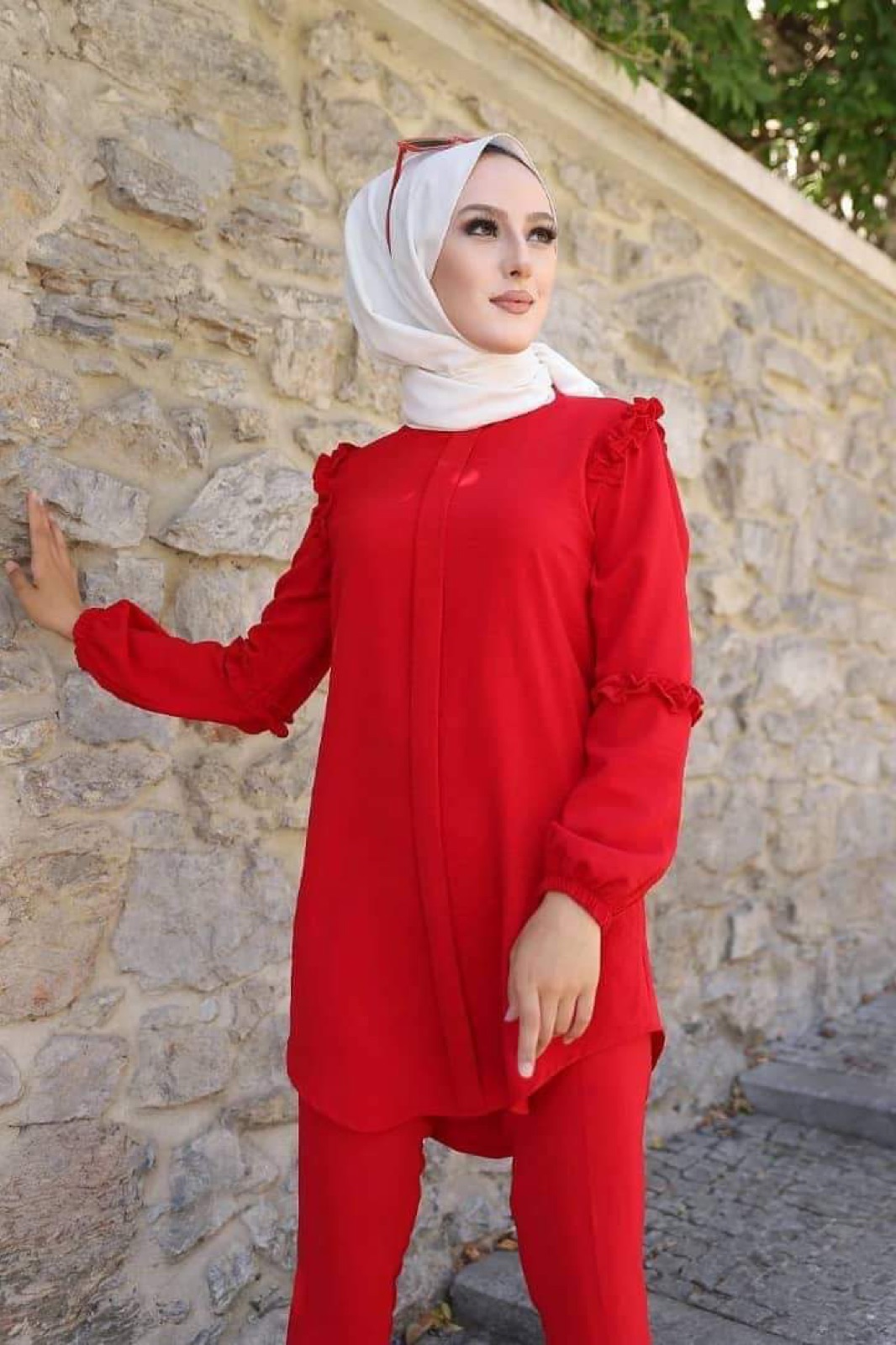 kimono rouge en woolpeach et pantalon en Milano polyamide rouge